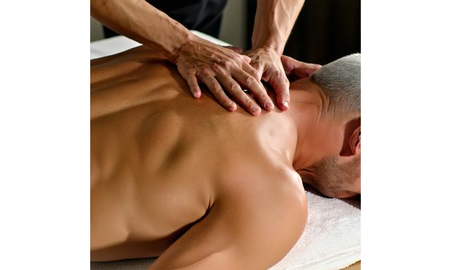 Personne recevant un massage relaxant